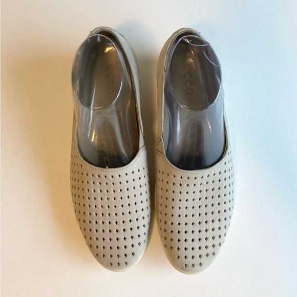 Ecco Grey Men Made Material White Outsole Flats Loafers size EUR 39, US 8.5 - Picture 6 of 14